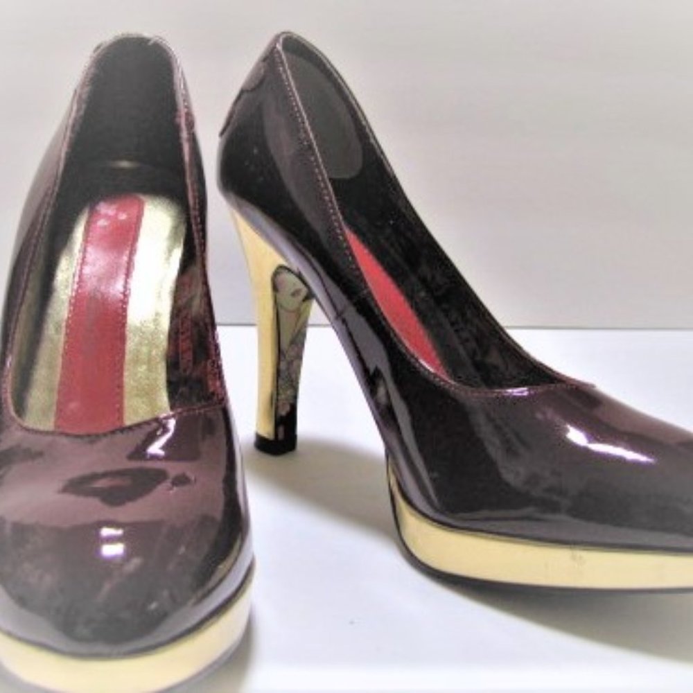 Red patent platform pumps size7